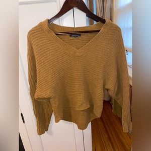 Lightly worn American Eagle V-neck sweater. Perfect for jeans and leggings!